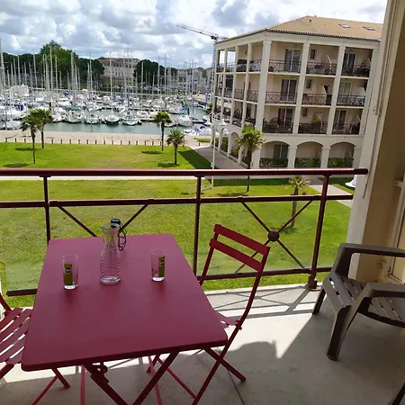 Tres Bel 2 Etoiles Avec Vue Sur Le Port * Rochefort (Charente-Maritime)