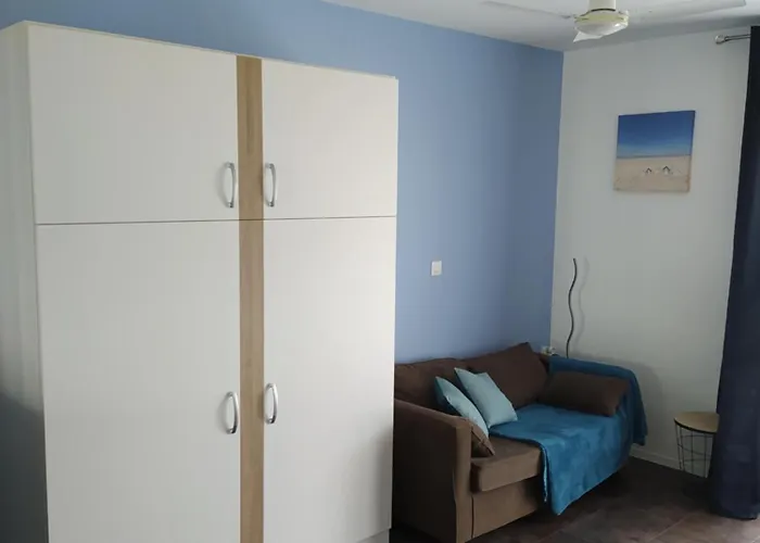 Tres Bel 2 Etoiles Avec Vue Sur Le Port * Rochefort (Charente-Maritime)